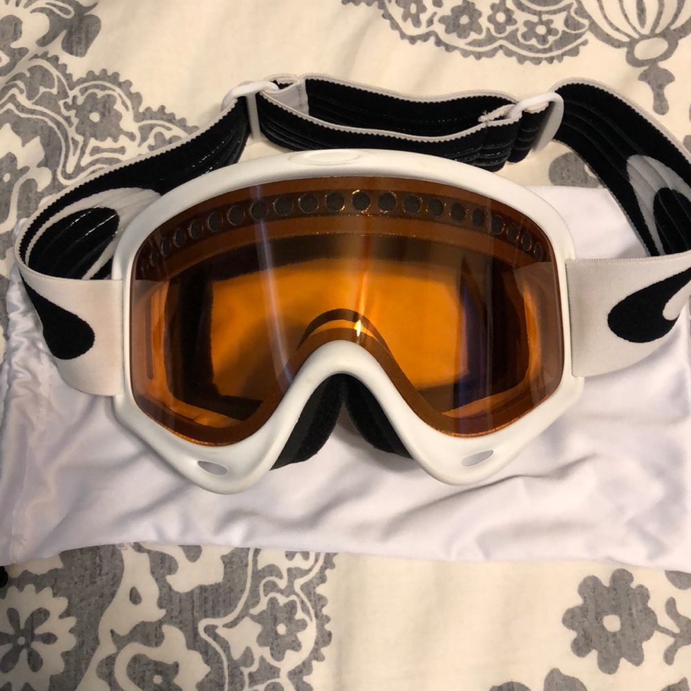 Oakley ski goggles, worn once
